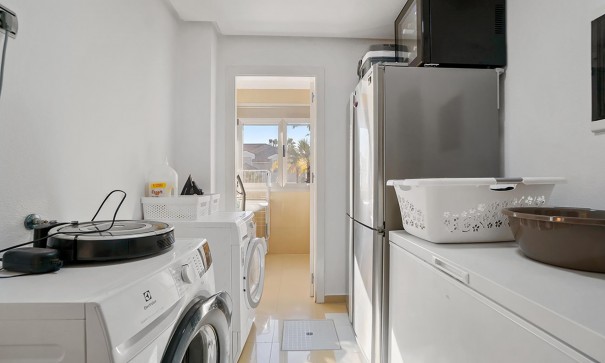 Venta - Chalet Independiente -
Alicante - Campoamor