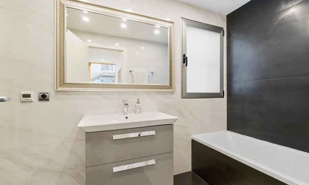 Venta - Chalet Independiente -
Alicante - Campoamor