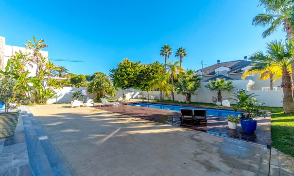 Venta - Chalet Independiente -
Alicante - Campoamor