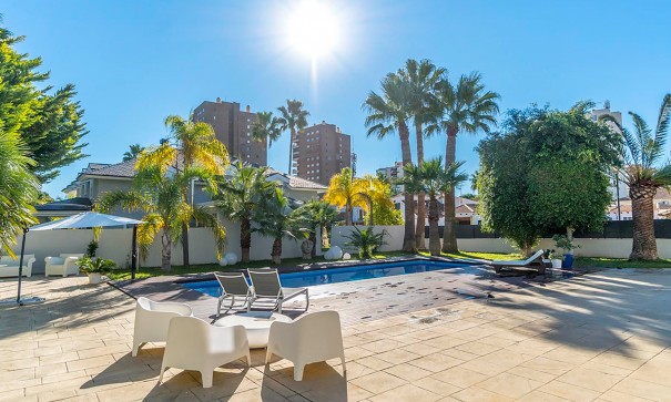 Venta - Chalet Independiente -
Alicante - Campoamor