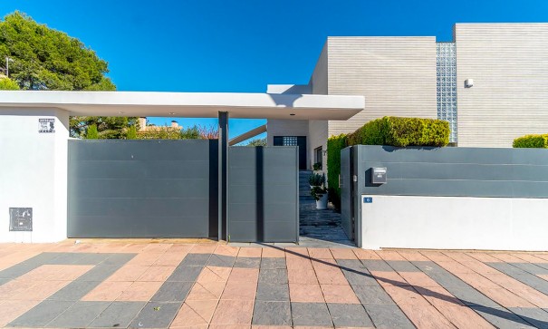 Venta - Chalet Independiente -
Alicante - Campoamor