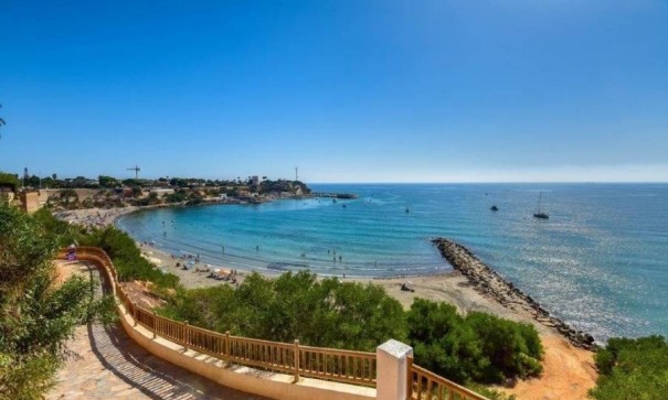 Nybyggd - Fristående villa -
Orihuela Costa - PAU 8