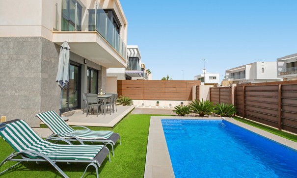 Herverkoop - Vrijstaande Villa -
Entre Naranjos - Vistabella Golf - Entre Naranjos