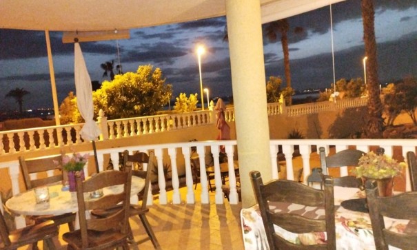 Återförsäljning - Fristående villa -
Torrevieja