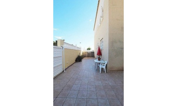 Återförsäljning - Fristående villa -
Torrevieja