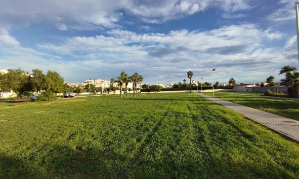 Återförsäljning - Fristående villa -
Torrevieja