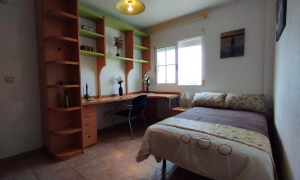 Återförsäljning - Fristående villa -
Torrevieja