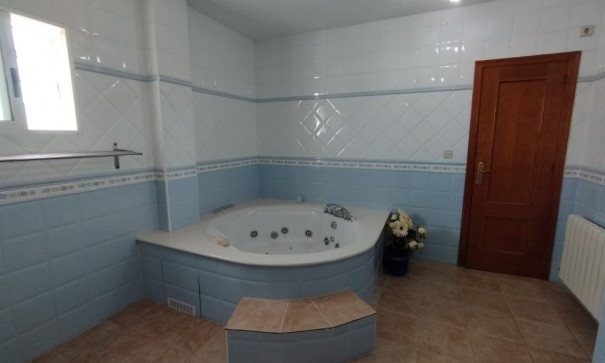 Återförsäljning - Fristående villa -
Torrevieja