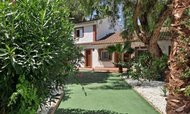 Resale - Finca Landgut -
Orihuela