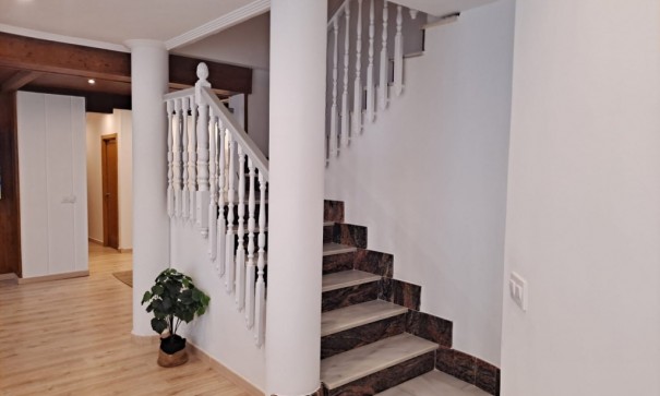 Resale - Finca Landgut -
Orihuela