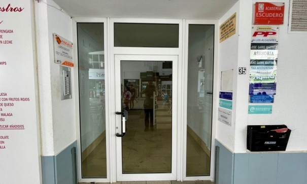 Återförsäljning - Kommersiell -
Los Alcazares