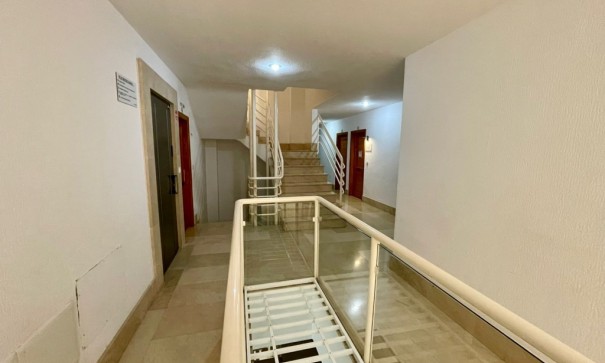 Återförsäljning - Kommersiell -
Los Alcazares