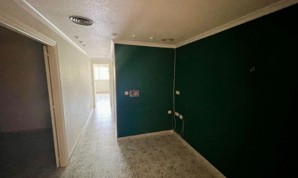 Återförsäljning - Kommersiell -
Los Alcazares