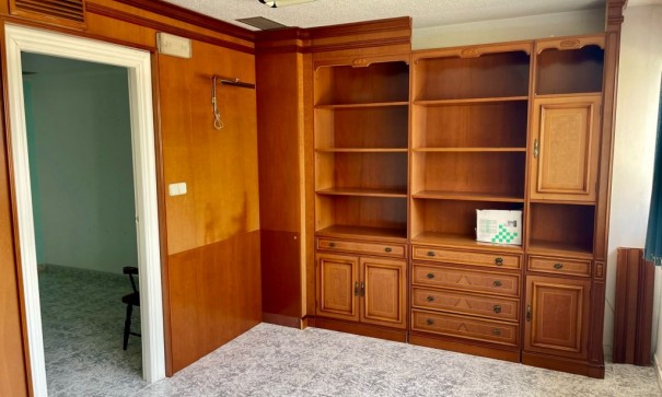 Återförsäljning - Kommersiell -
Los Alcazares