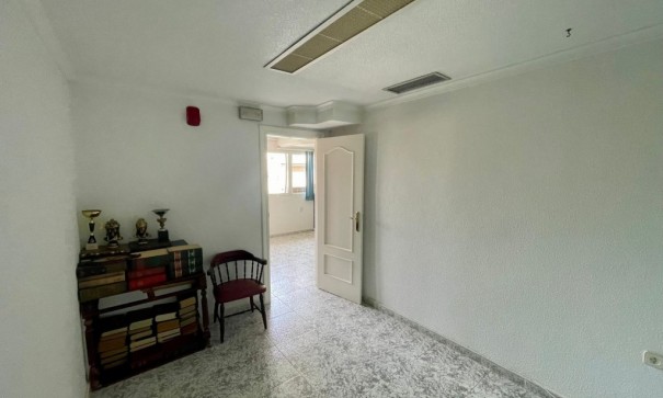 Återförsäljning - Kommersiell -
Los Alcazares