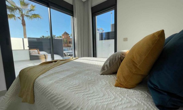 Venta - Chalet Independiente -
San Miguel de Salinas - San Miguel