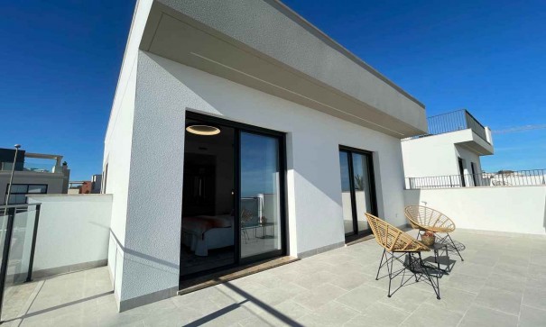 Venta - Chalet Independiente -
San Miguel de Salinas - San Miguel