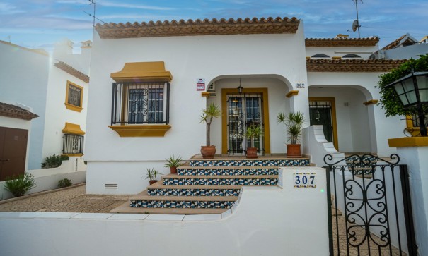 Sale - Detached Villa -
Orihuela Costa