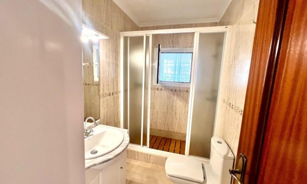 Resale - Wohnung Appartement -
Torrevieja