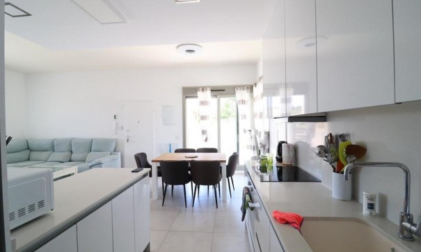 Videresalg - Fritliggende villa -
San Miguel de Salinas