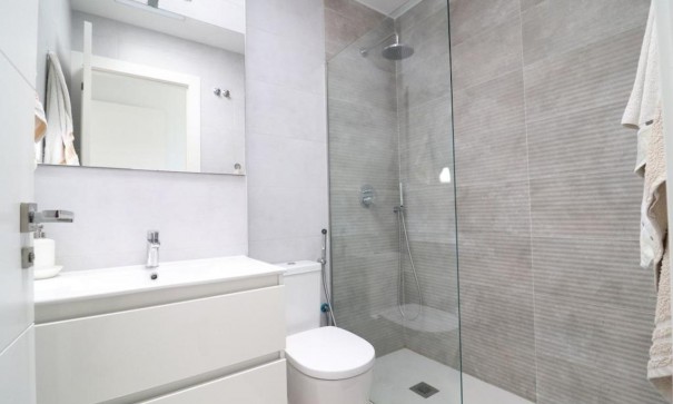 Videresalg - Fritliggende villa -
San Miguel de Salinas