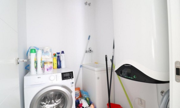 Videresalg - Fritliggende villa -
San Miguel de Salinas