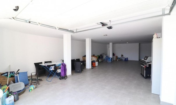 Videresalg - Fritliggende villa -
San Miguel de Salinas