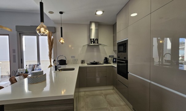 Resale - Freistehende Villa -
Villamartín