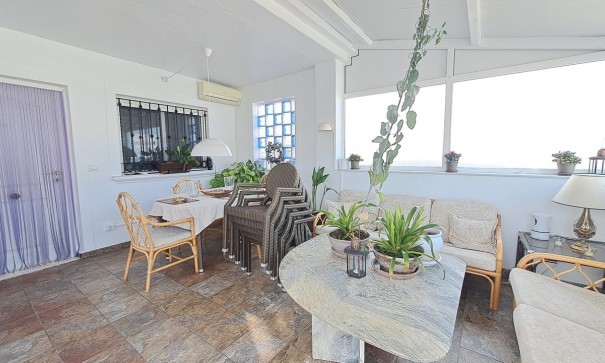 Sprzedaż - Willa wolnostojąca -
Punta Prima