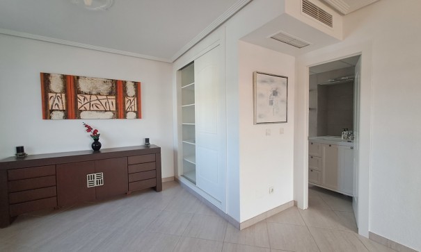 Sprzedaż - Willa wolnostojąca -
Punta Prima