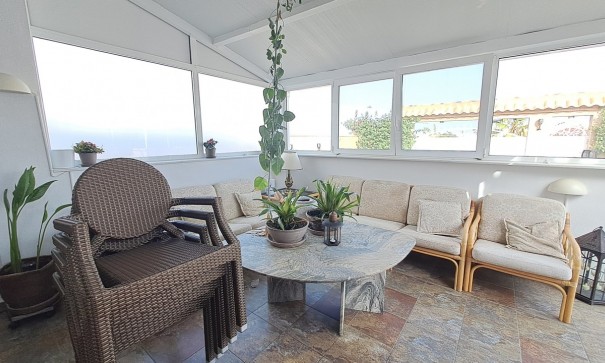 Sprzedaż - Willa wolnostojąca -
Punta Prima