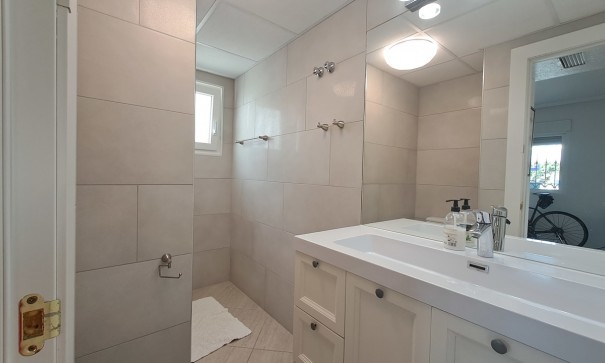 Sprzedaż - Willa wolnostojąca -
Punta Prima