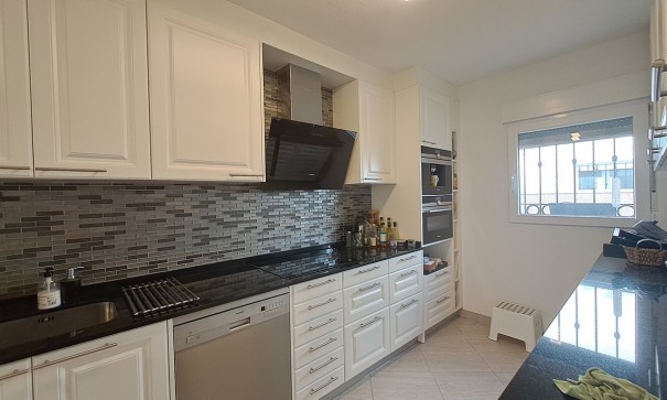 Sprzedaż - Willa wolnostojąca -
Punta Prima