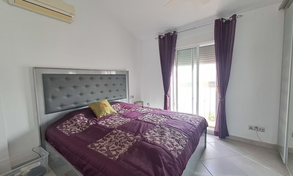 Sprzedaż - Willa wolnostojąca -
Punta Prima