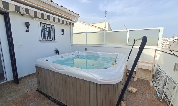 Sprzedaż - Willa wolnostojąca -
Punta Prima