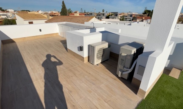 Venta - Chalet Independiente -
Pilar de la Horadada