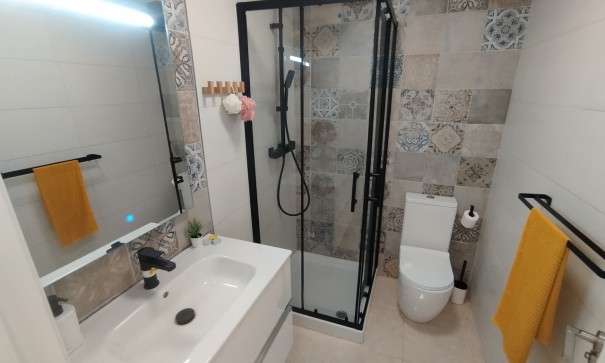 Återförsäljning - Radhus -
San Miguel de Salinas