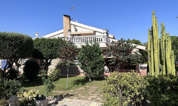 Sprzedaż - Willa wolnostojąca -
Elche