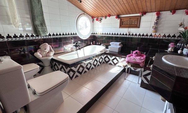 Sprzedaż - Willa wolnostojąca -
Elche