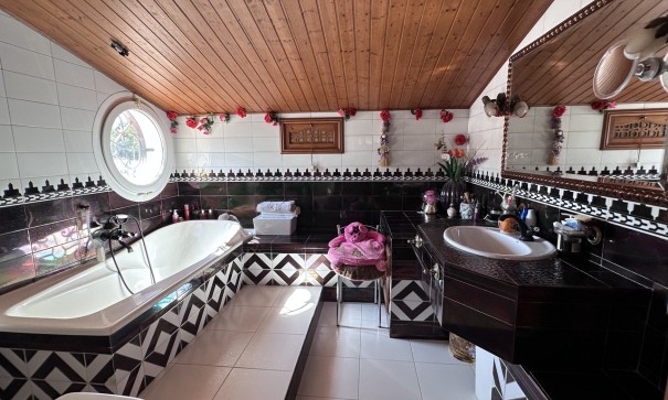 Sprzedaż - Willa wolnostojąca -
Elche