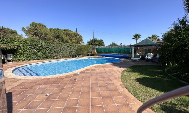 Sprzedaż - Willa wolnostojąca -
Elche