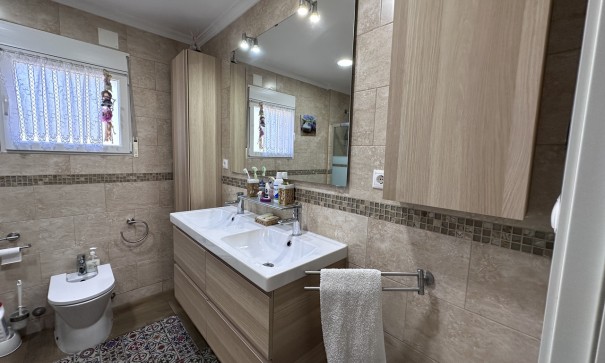 Sprzedaż - Willa wolnostojąca -
Elche