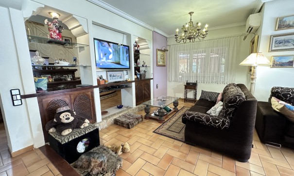 Sprzedaż - Willa wolnostojąca -
Elche