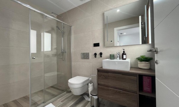 Videresalg - Fritliggende villa -
Los Altos