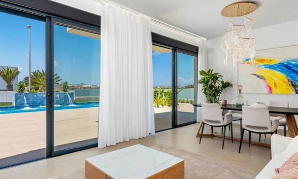 Venta - Chalet Independiente -
Campoamor