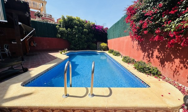 Sprzedaż - Willa wolnostojąca -
Algorfa