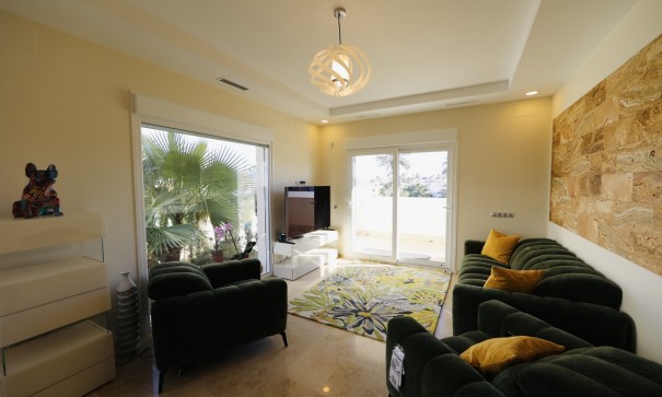 Sale - Detached Villa -
La Zenia