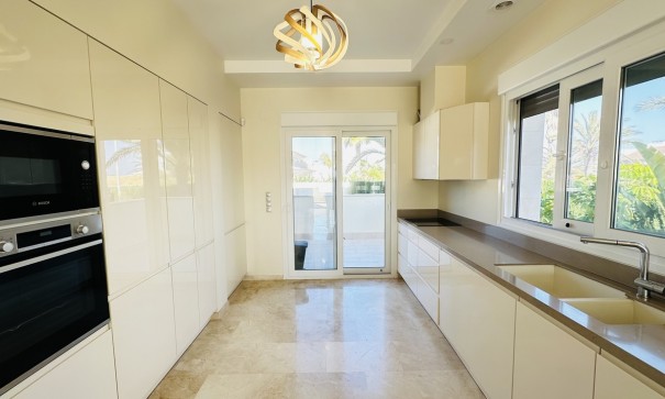 Sale - Detached Villa -
La Zenia