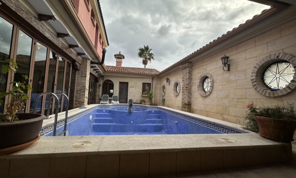 Sale - Town house -
San Miguel de Salinas