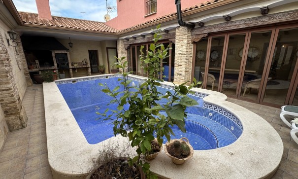 Sale - Town house -
San Miguel de Salinas